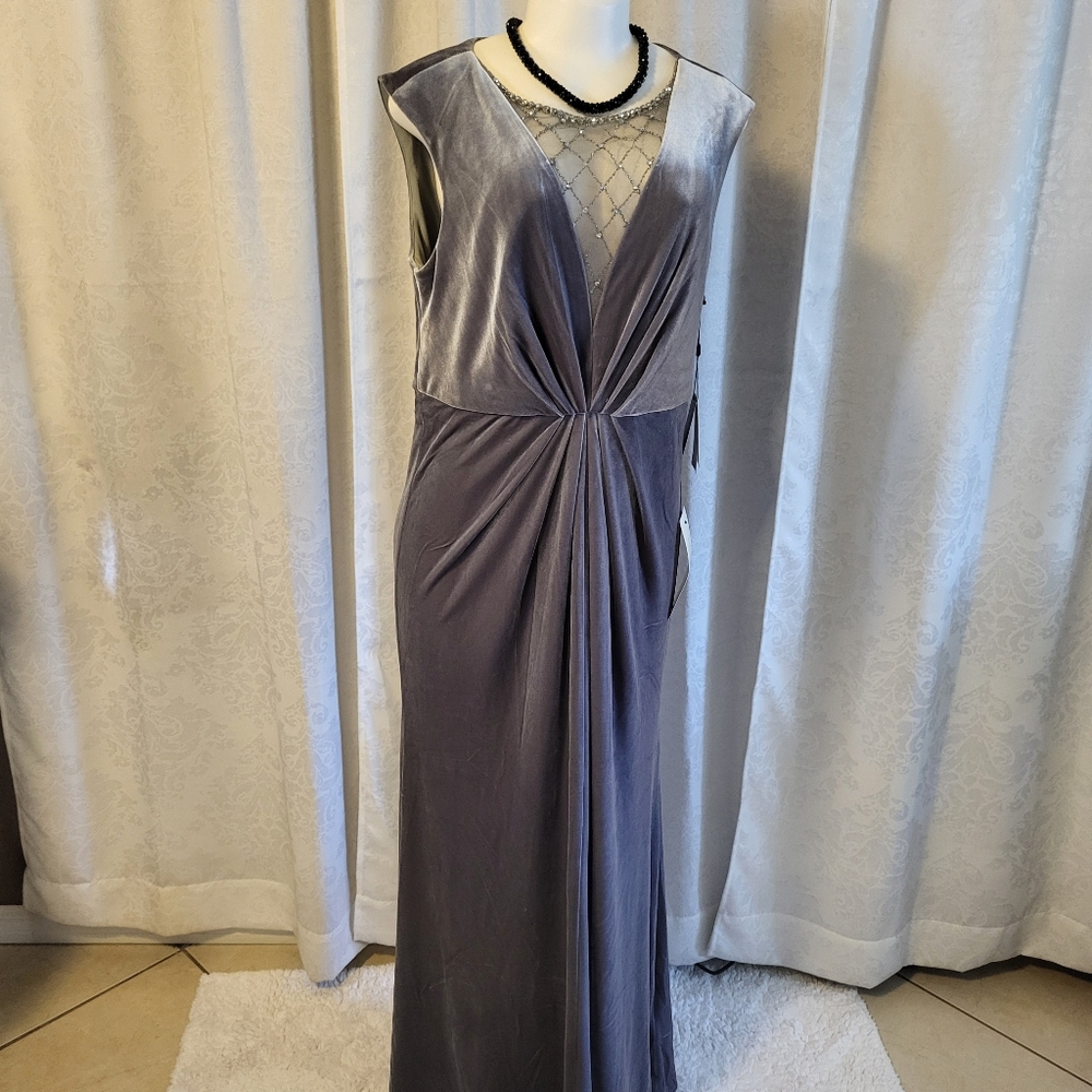 NWT Adrianna Papell Women Beaded Velvet Mermaid Evening Gown, Size 14,Gray
